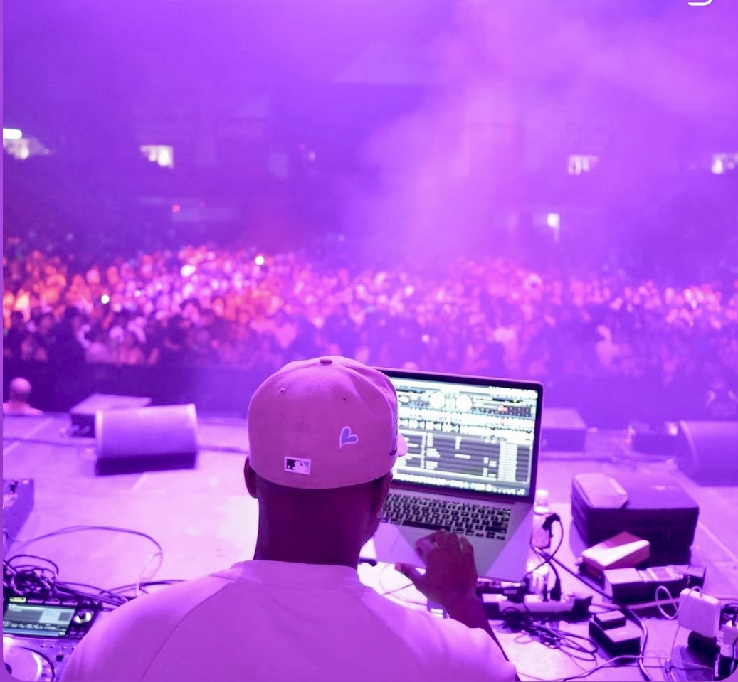 DJ Dutch live mixing at venue